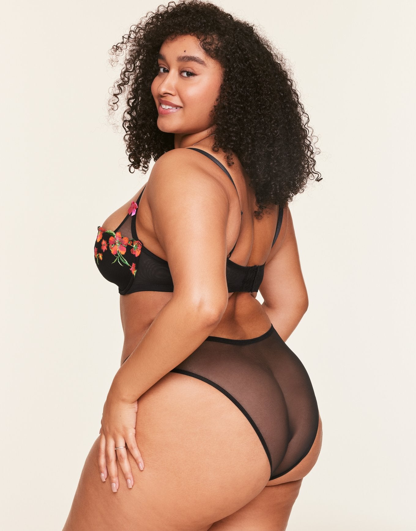 Daphne Push Up Black