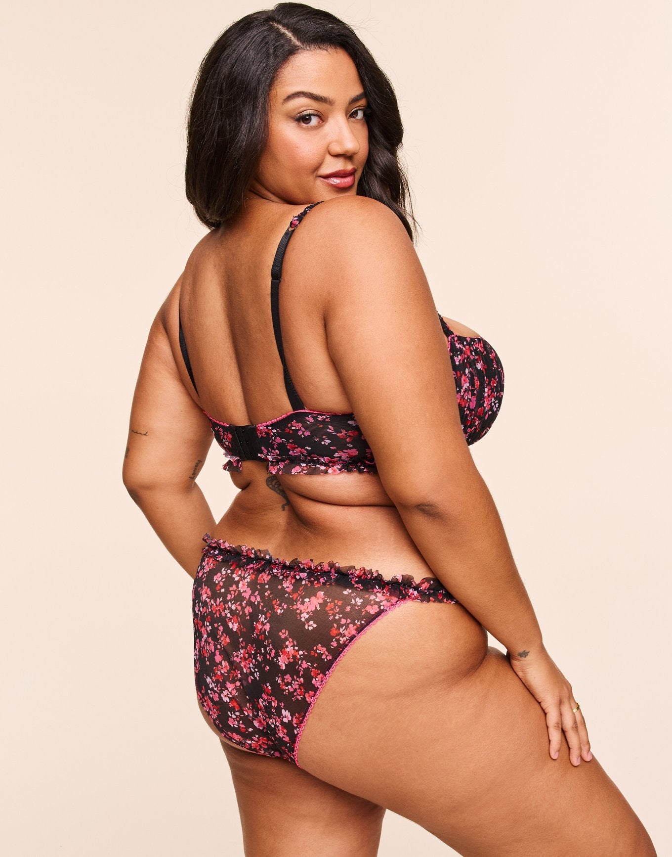 Susie Contour Print