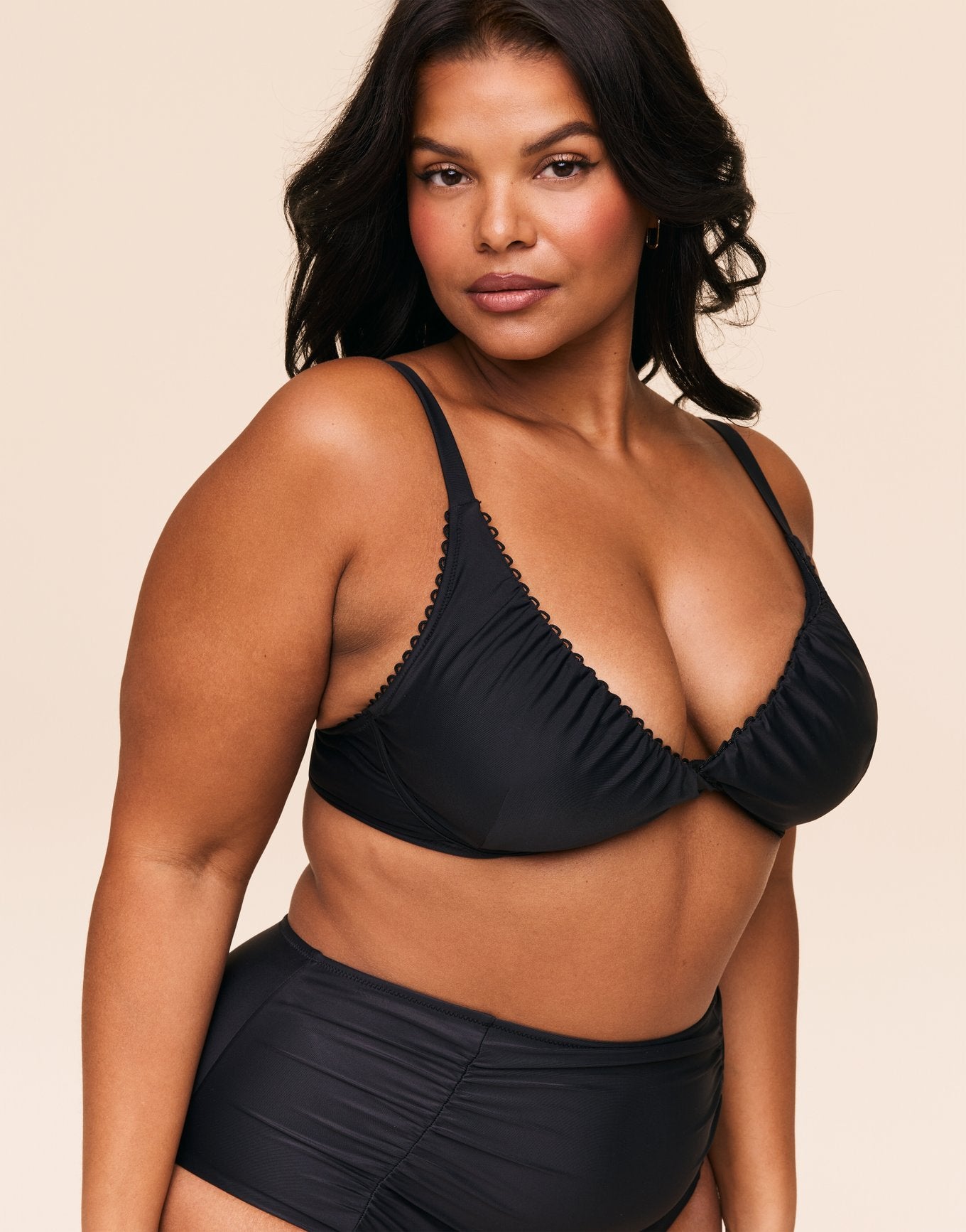 Pilar Contour Black