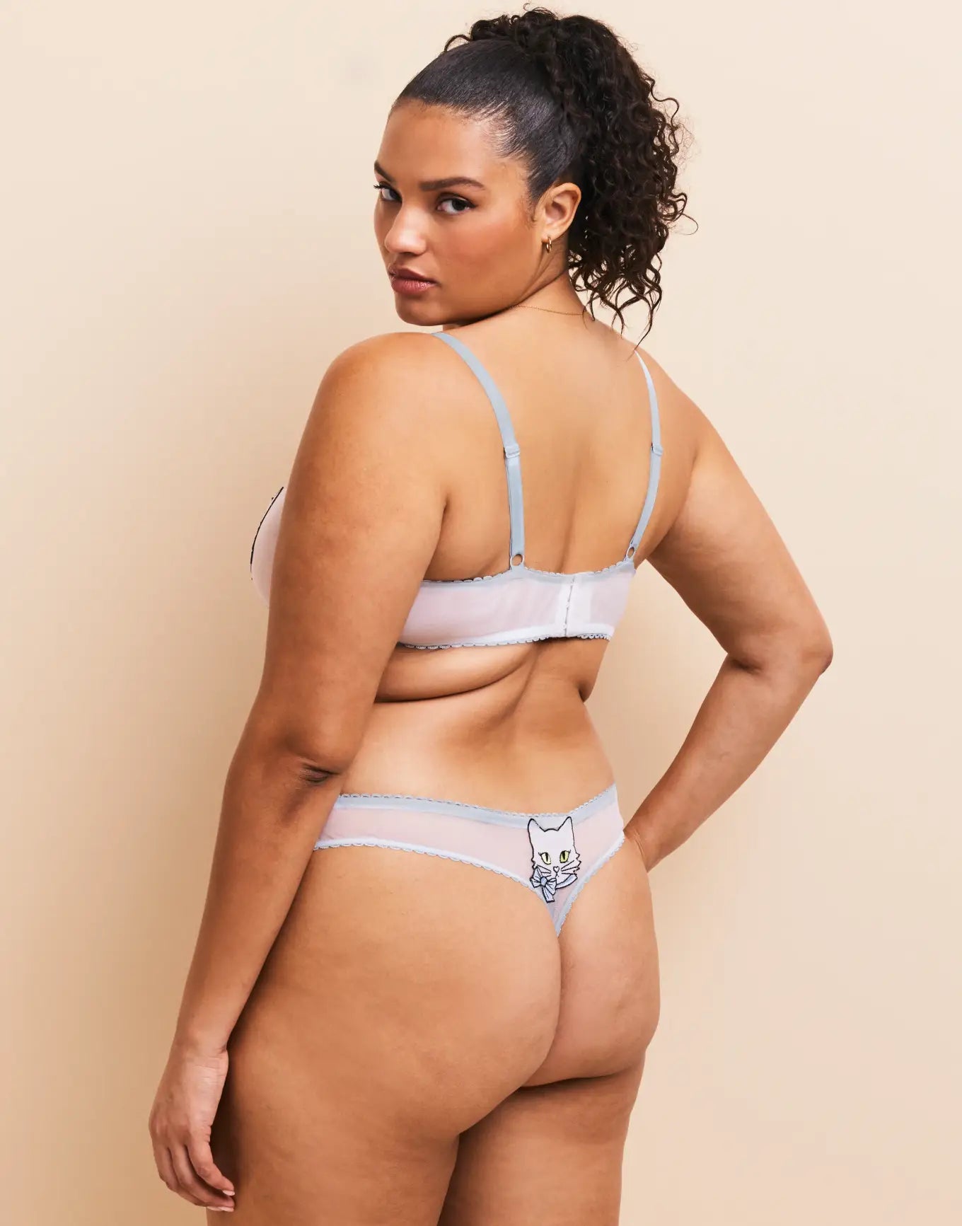 Alyshia Unlined White