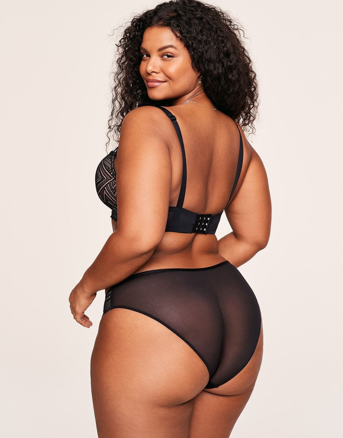Trezza Contour Black