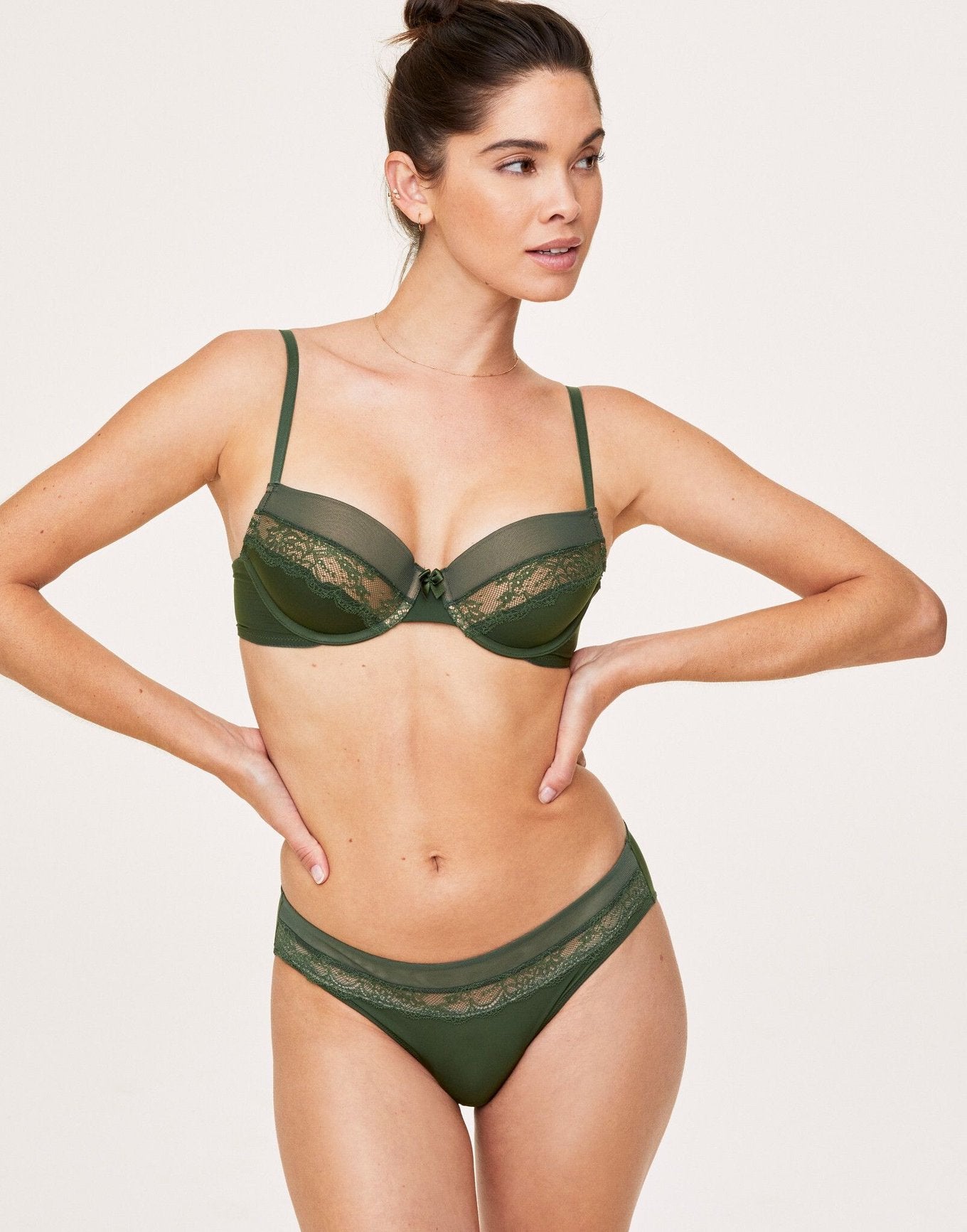 Andrelisa Contour Green