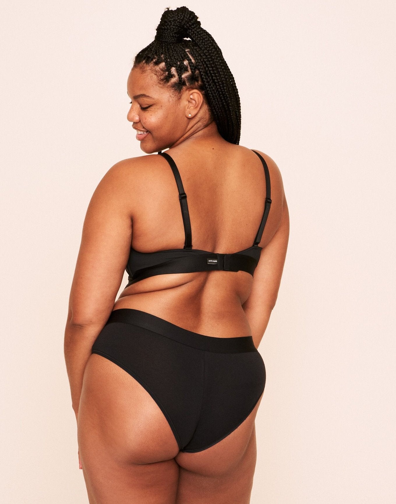 Makenna Lightly Lined Wireless Bra Lined Black