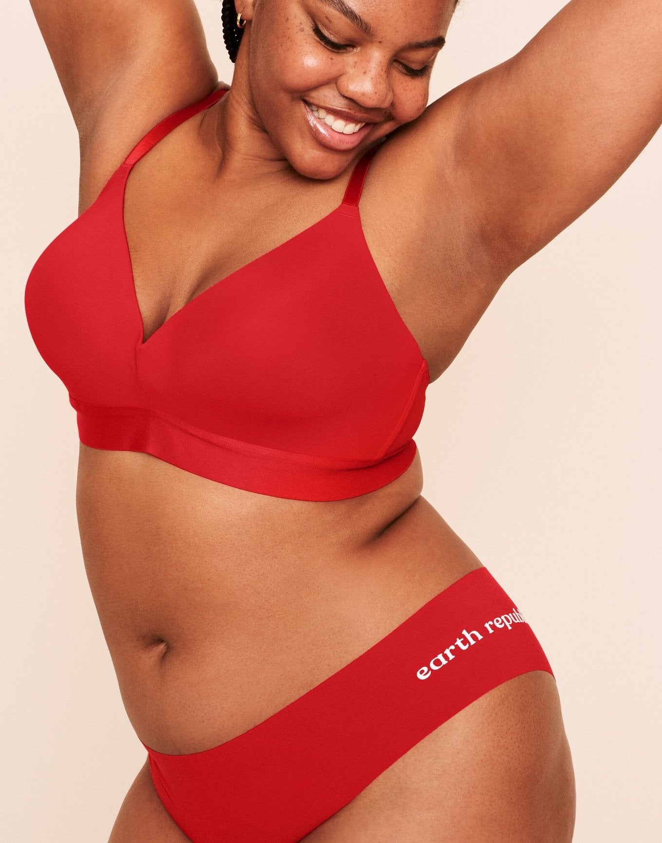 Makenna Lightly Lined Wireless Bra Lined Red