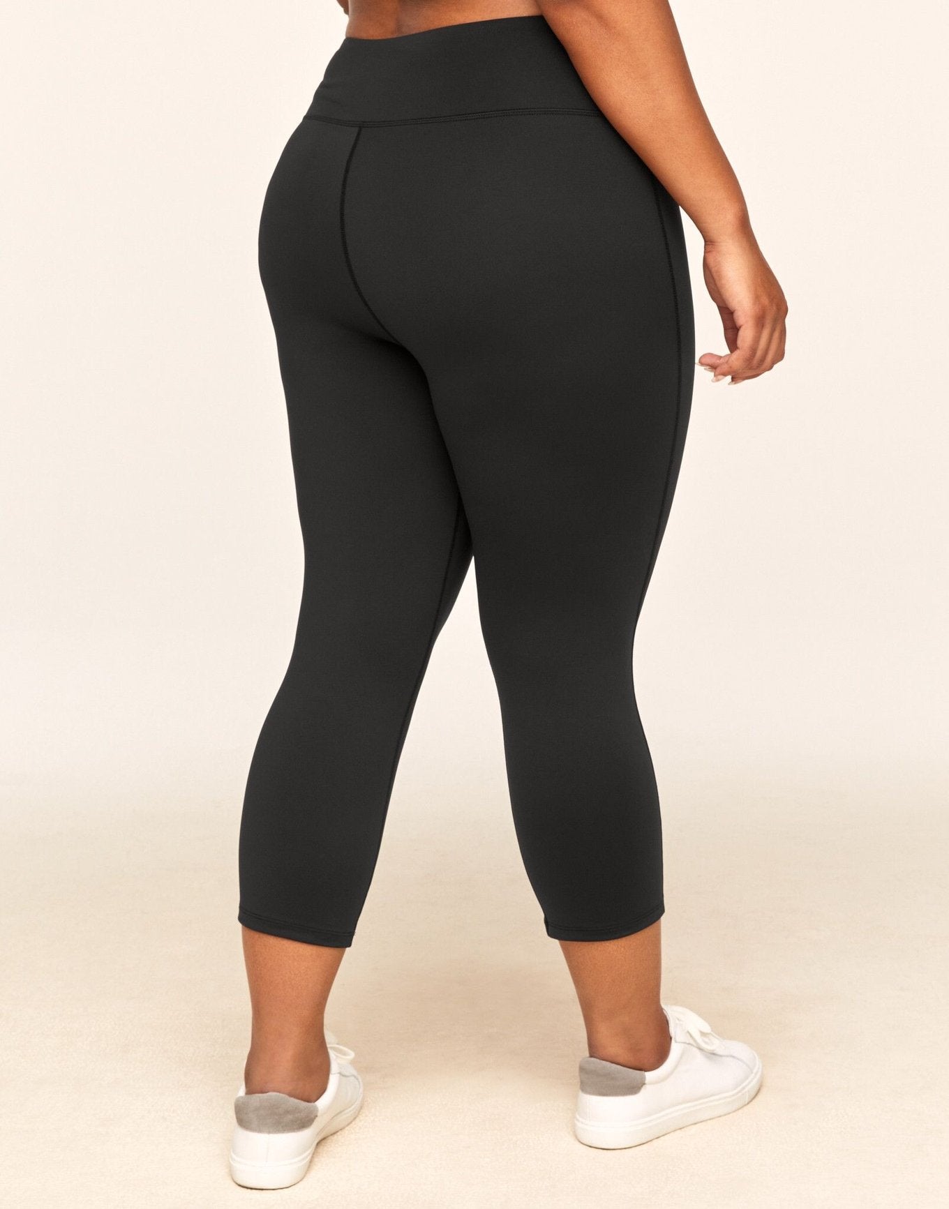 Cora Cozy Crop Black