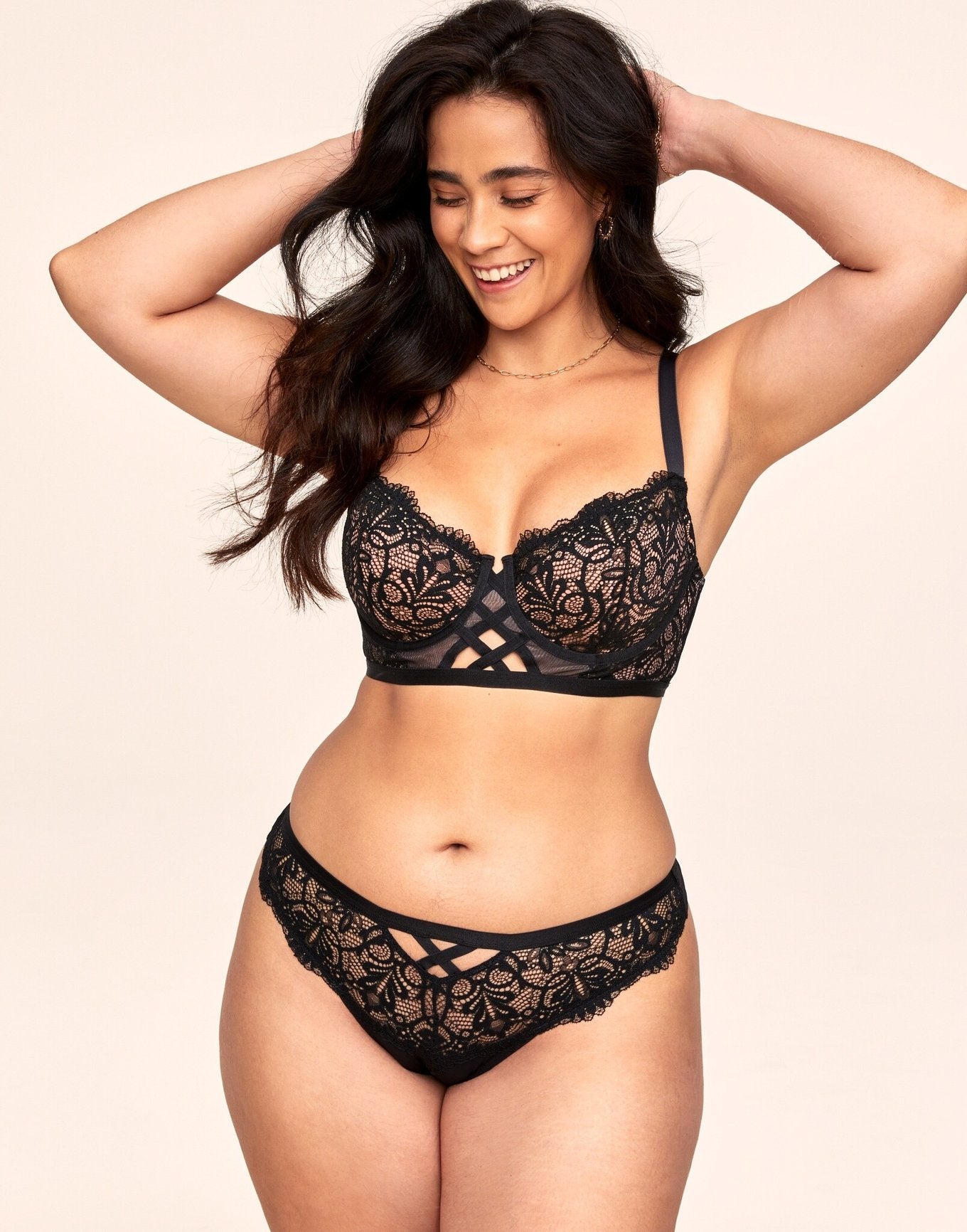 Diara Contour Black