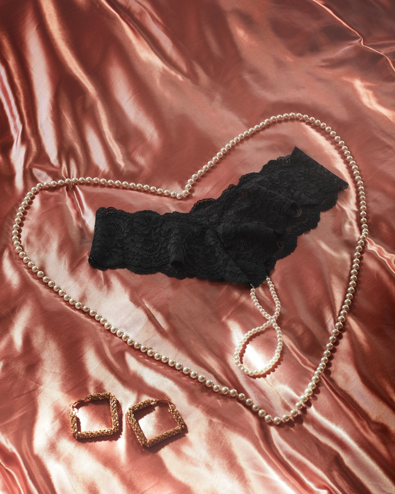 Aster Pearl Black