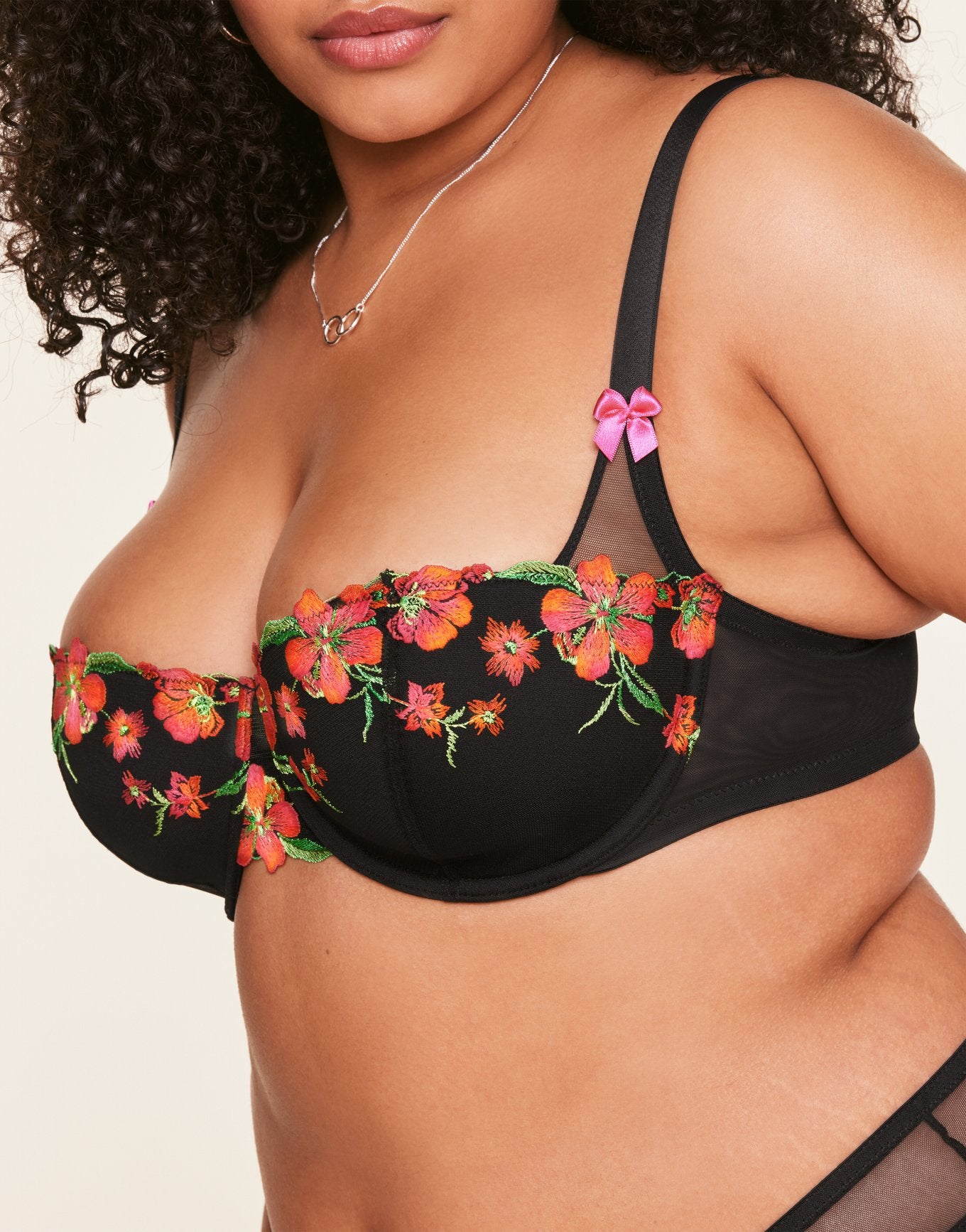 Daphne Push Up Black