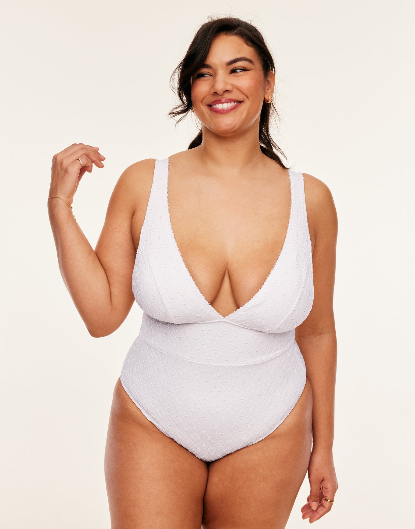 Melony Contour White