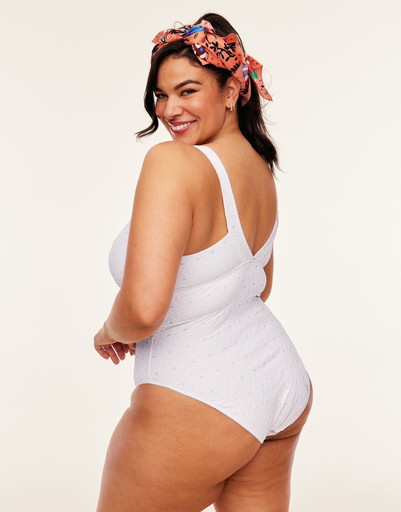 Melony Contour White