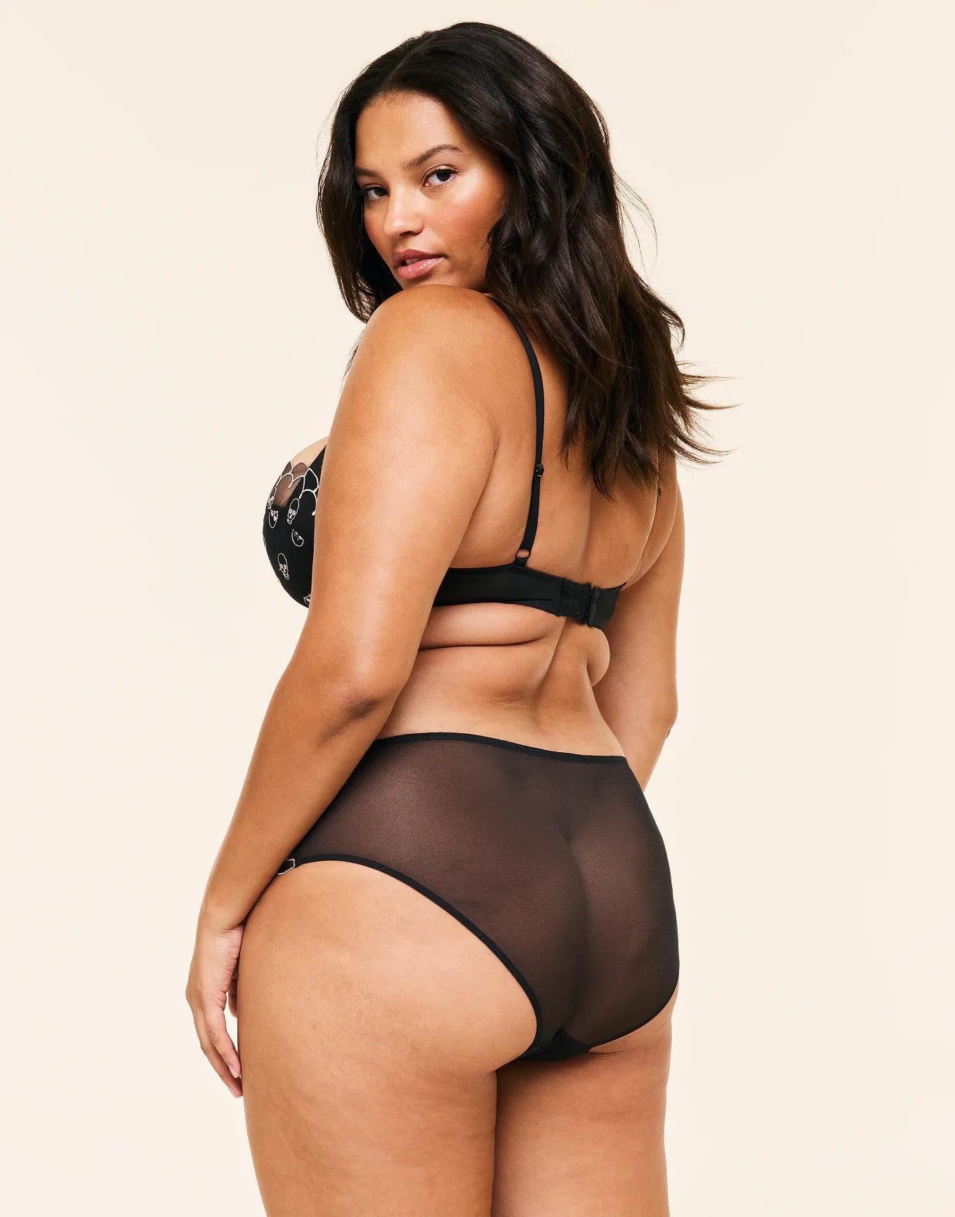 Bettie Contour