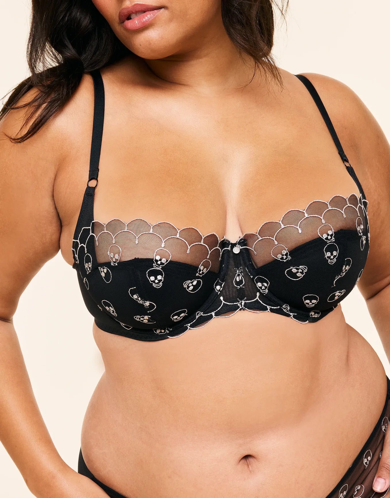 Bettie Contour