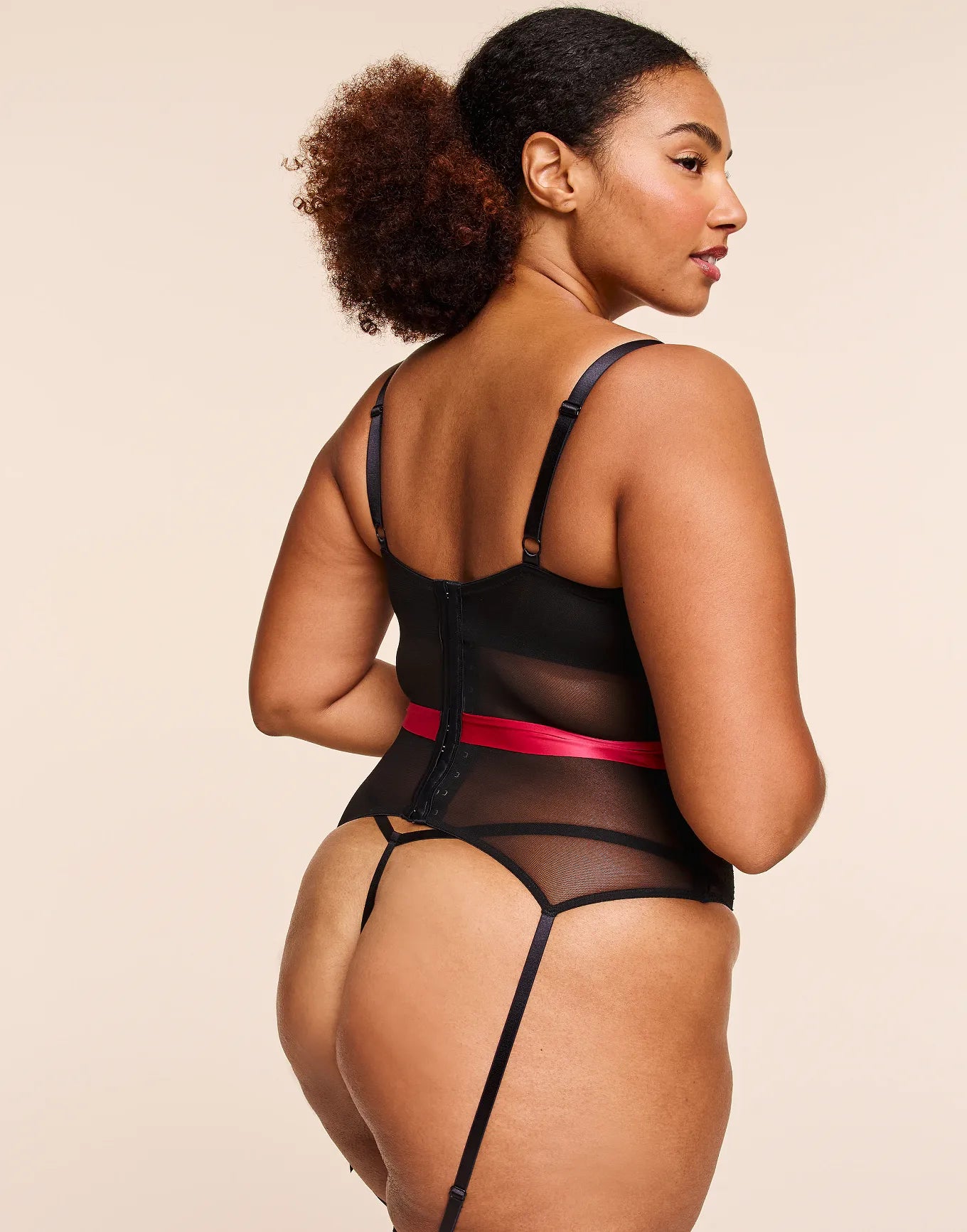 Halia Contour Black