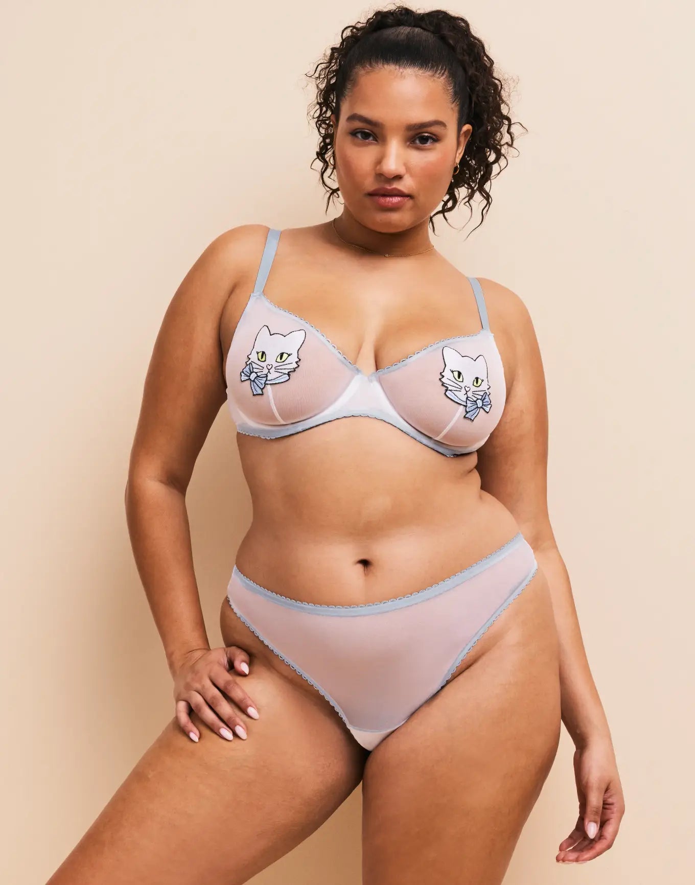 Alyshia Unlined White