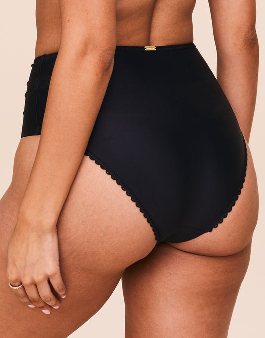 Pilar Black